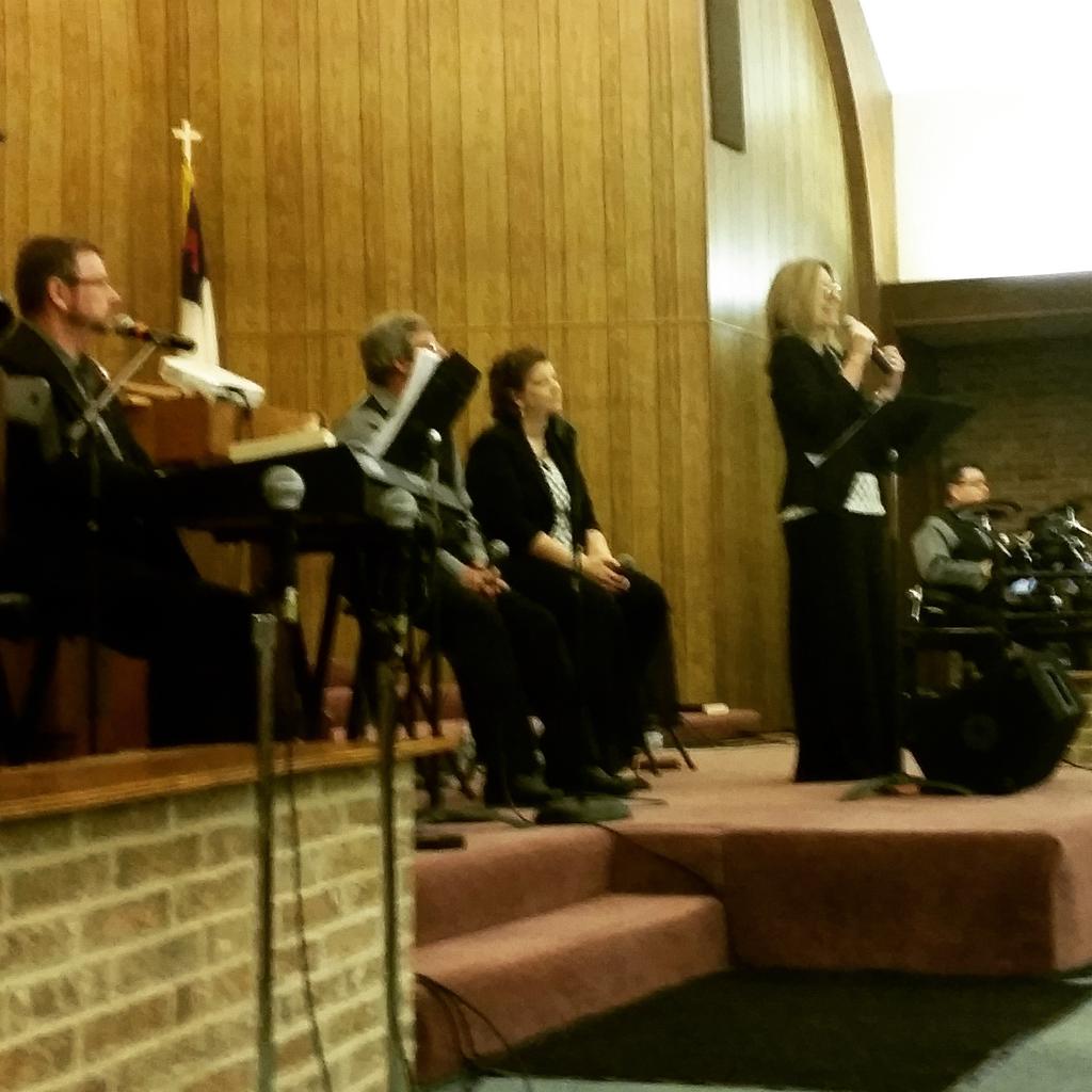SusanVanVolkenb's tweet photo. There I am speaking of God's sustaining grace. #VanMartins #gospelmusic #singing #praise #IrvingChurchoftheNazarene https://t.co/E42IVpJJnm
