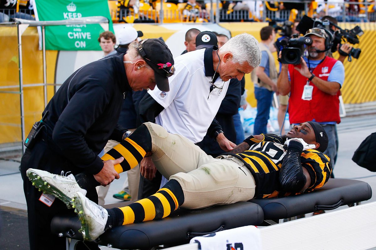 SportsCenter's tweet photo. Steelers officially rule out Le'Veon Bell for game with right knee injury. https://t.co/94xVeEKK9r