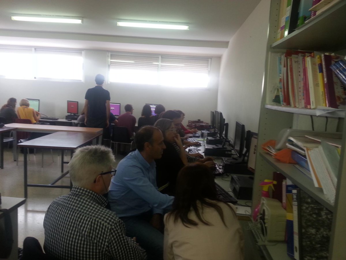 PaidosDenia's tweet image. #Smartmaths herramientas para #gamificacion paidos #kahoot ,#classdojo con @javiesping 
@sepiegob #erasmus+