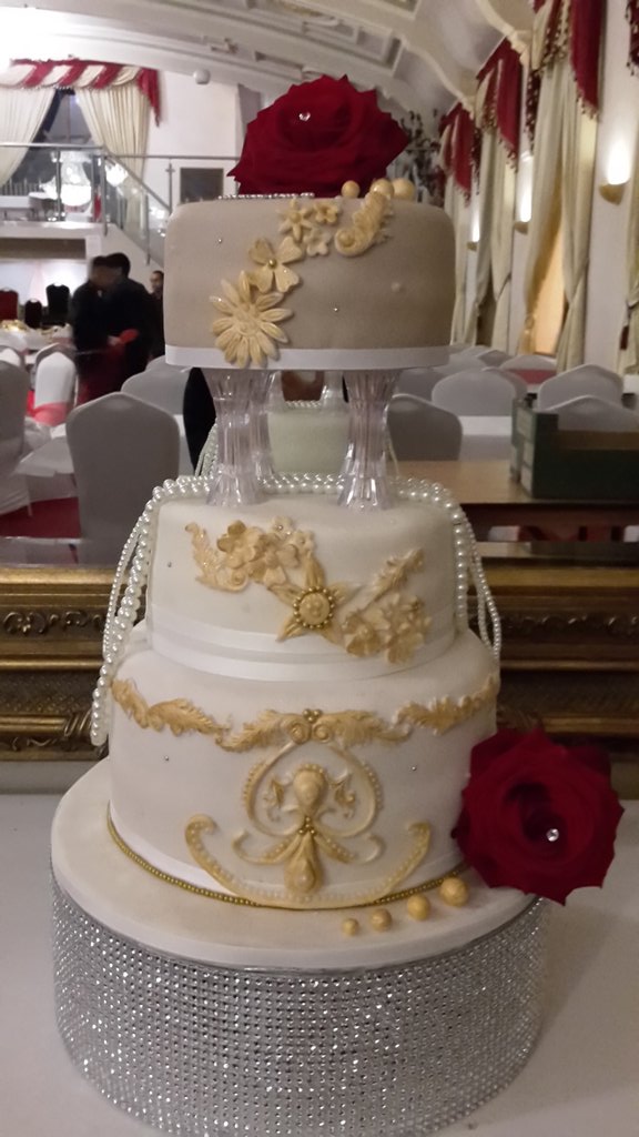 cupcakescookie1's tweet image. Wedding cake