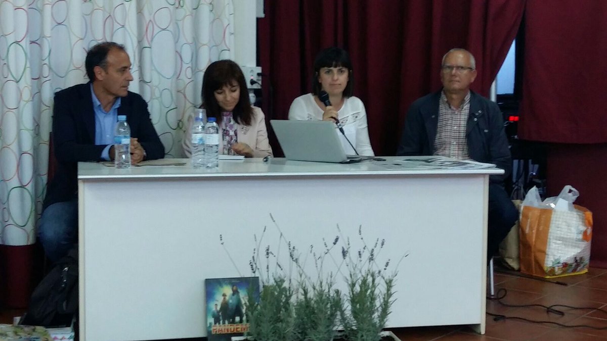 PaidosDenia's tweet image. #Smartmaths gracias a Maria Jose Rodero por facilitar tanto la organización y acompañarnos cada día