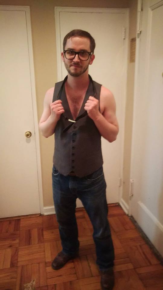 CollAlliance's tweet photo. Our boy @HolyShip dressed as his hero this Halloween. Slick's back, baby. @TurquoiseJeep #KTJR #gograbmybelt https://t.co/ckUtljr9rc