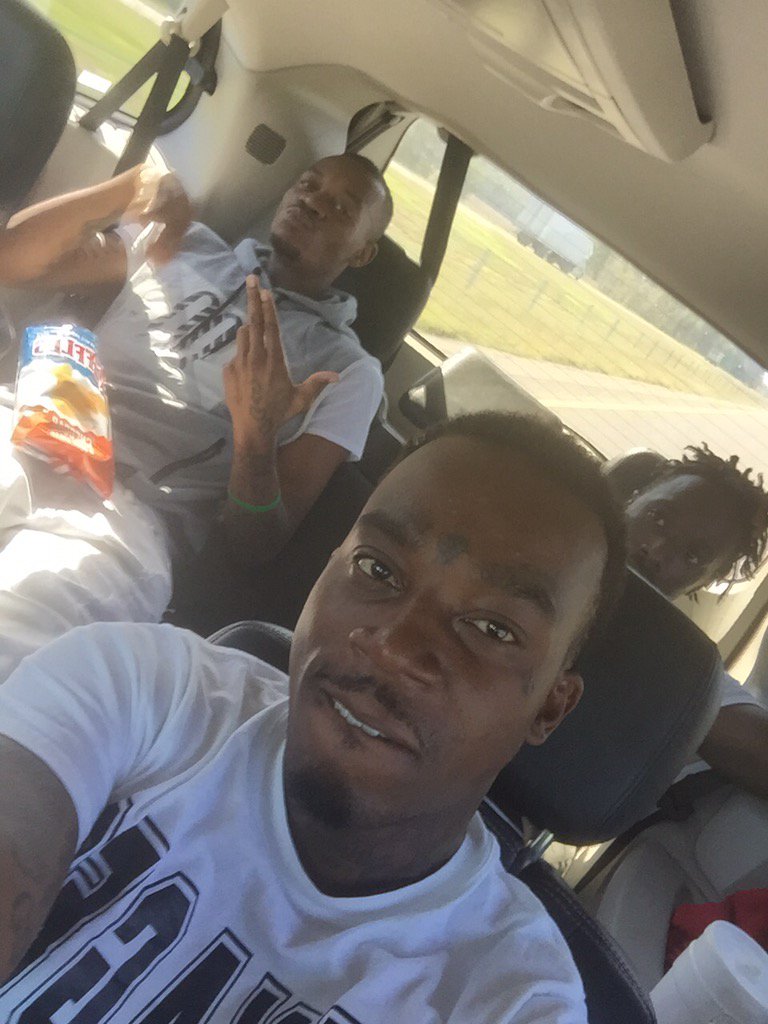 lottosavage's tweet photo. Road life is better then anything #SavageShit https://t.co/BmWEREc6sr