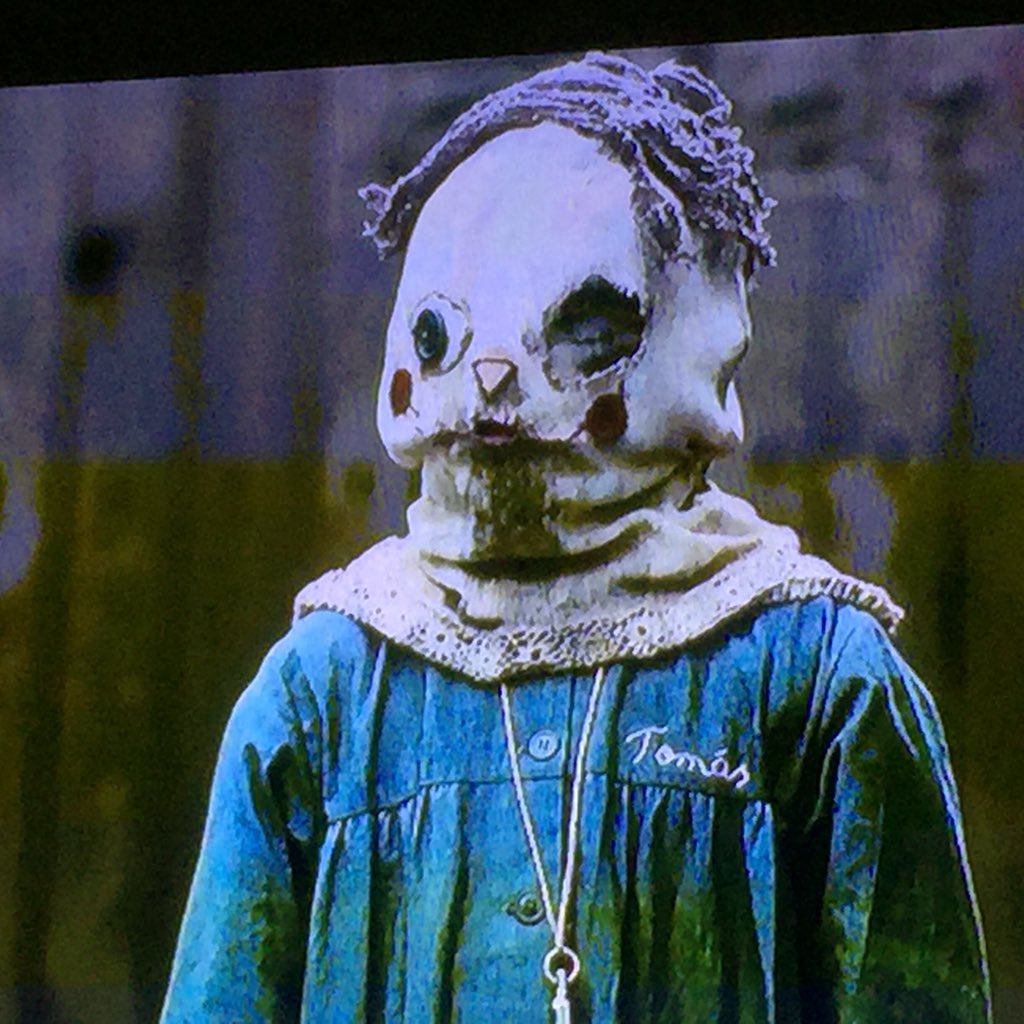 APPLESToNEPiX's tweet photo. ..#DeepDarkSecret
🔑
🐚
<#SpookyStreambinge<🎃>#TheOrphanage>
#CreepyChild #mask #BagHead
#4= #overlay: #Tomás/#window🔲 https://t.co/fTssxmTdeF