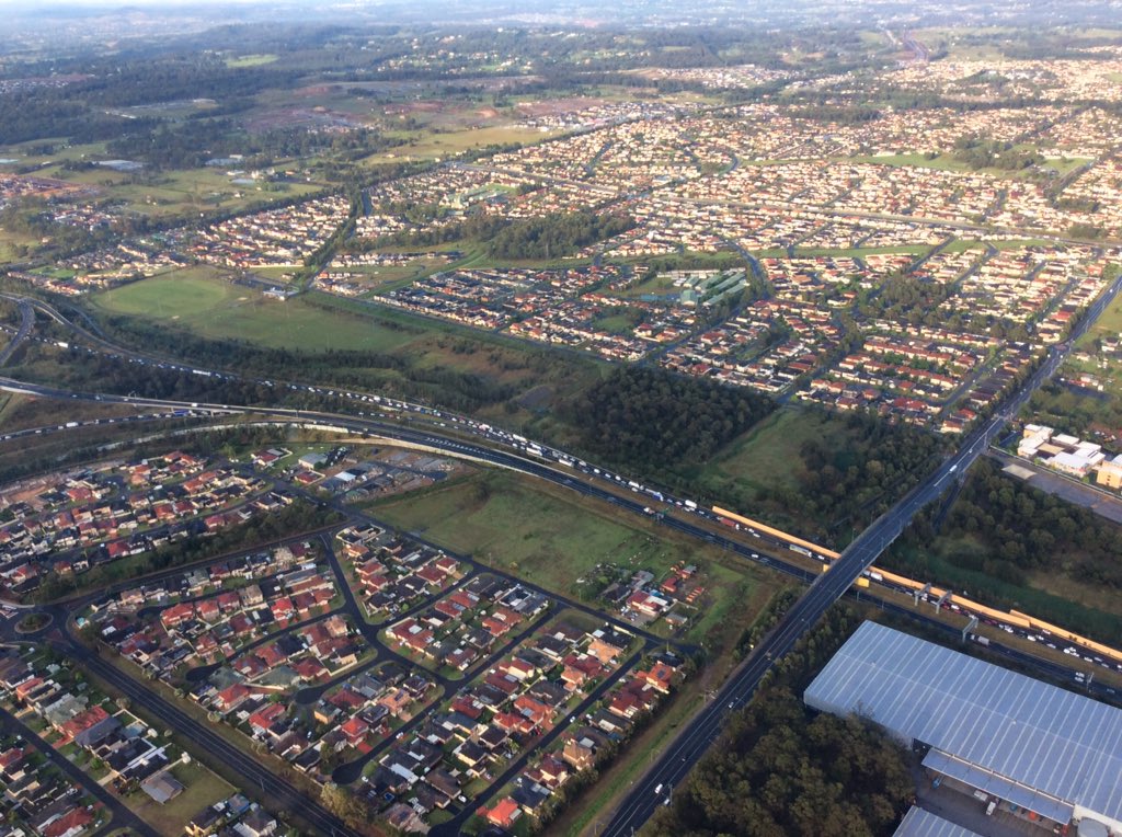 eeRamsay's tweet photo. #M7 accident, northbound @ Cowpasture Rd #SydneyTraffic #AustralianTrafficNetwork @GettrafficNSW #ATN @TheTodayShow https://t.co/XeYtREfqVl