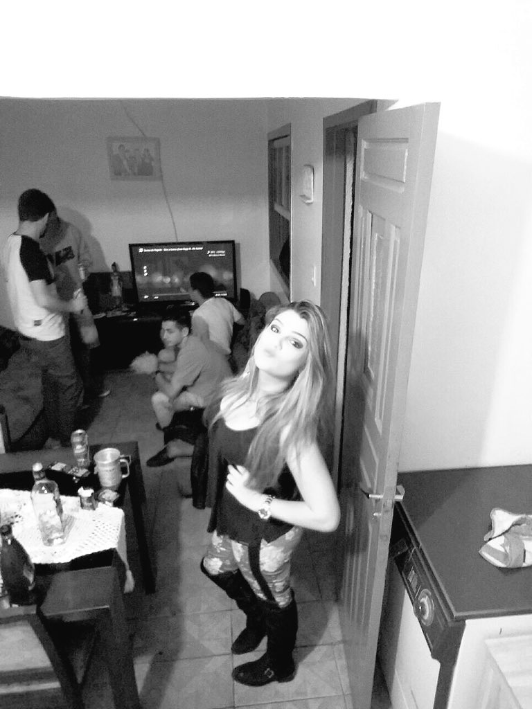 francescabfelix's tweet photo. Adoro uma camera #ufcfest https://t.co/6L32Aj69Ru