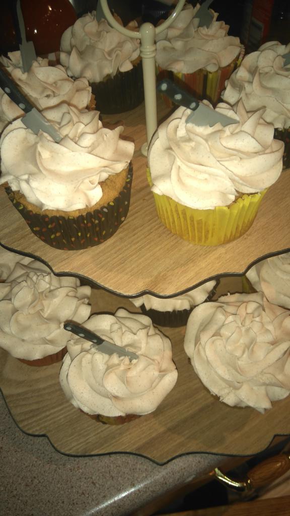 trishFSM's tweet photo. Pumpkin cupcakes with cinnamon icing for mom's birthday! https://t.co/sMZF2cdDxQ