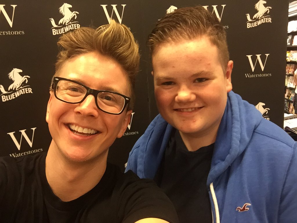 taylor_scott109's tweet photo. Today was so good, so worth the wait to meet @tyleroakley #BINGE #BingeTour #BluewaterTylerMeetup https://t.co/LIHAvxhRh4