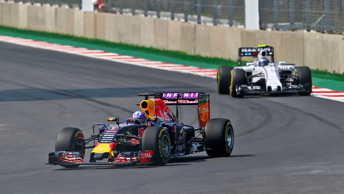 redbullracing's tweet photo. Safety car prompts a double stop for the boys! Lap 55, Dany P3 and Daniel in P5. A race to the end... 💪🇲🇽 #MexicoGP https://t.co/mcdEeJQfNs