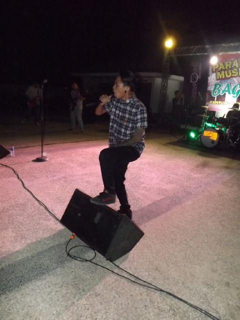 Aksi <a href="/Agus_Art_13/">Agus Art</a> kemarin kamis malam.