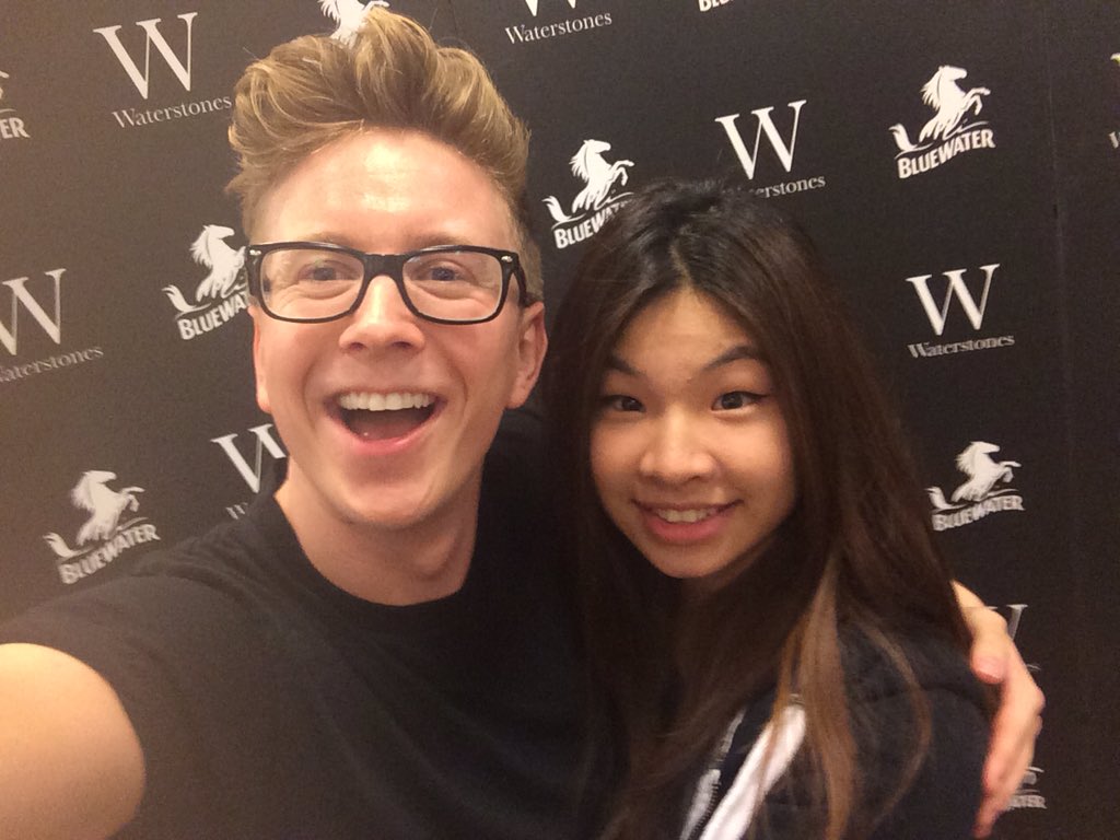 bubbly_jojoxx's tweet photo. I love you so much can't believe I actually met you, still think I'm dreaming #BluewaterTylerMeetup @tyleroakley https://t.co/wceoFhgngi