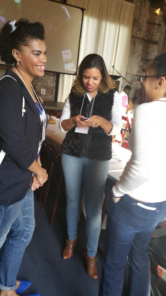 WeAllGrowLatina's tweet photo. Networking break sponsored by @night_benefits #sleepwithbenefits #WeAllGrowNYC https://t.co/i68xr9fHoX