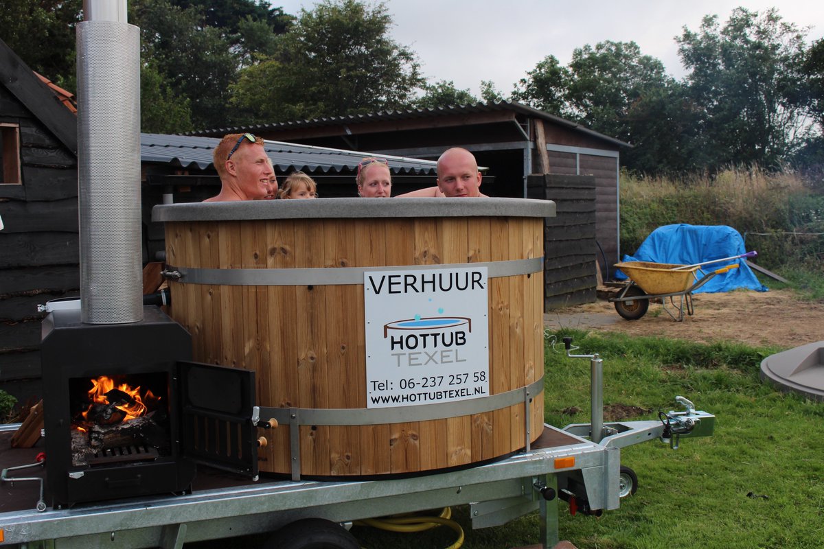 HottubTexel's tweet photo. Neem een kijkje op https://t.co/0eJQZVmW5f voor de mogelijkheden! #hottubverhuur #hottubtexel https://t.co/L42J0Fp9BF