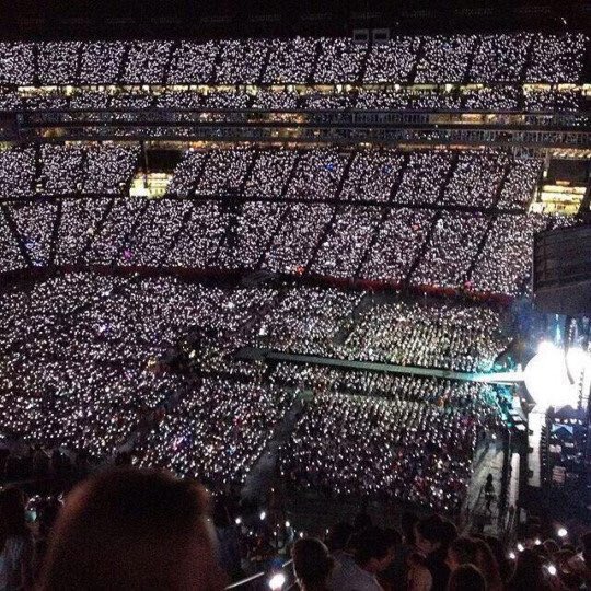 larryNiamLilo_x's tweet photo. We made this happen #OneDirectionTilTheEnd #ProudofOneDirection @all1dcrew ifb need followers for page https://t.co/eYu2emscNV