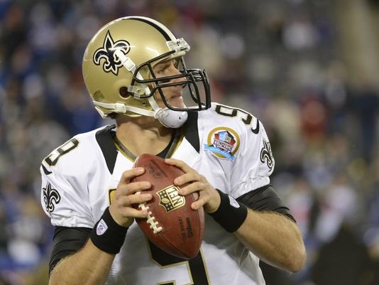 DraftKings's tweet photo. 6 TDs, 408 passing yards, and 42.42 fantasy points...Drew Brees is putting on a show! #FantasyFootball https://t.co/lmFSZsnRMW