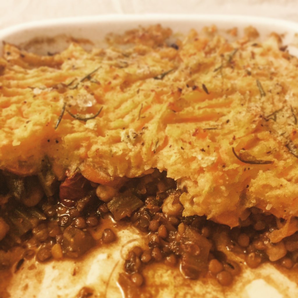 homemadehealth1's tweet photo. ❤️Celebrating #WorldVeganDay with a delicious vegan Shepherds Pie #homemadehealth #vegan #nutrition #cosy https://t.co/TtC3NxAIyM