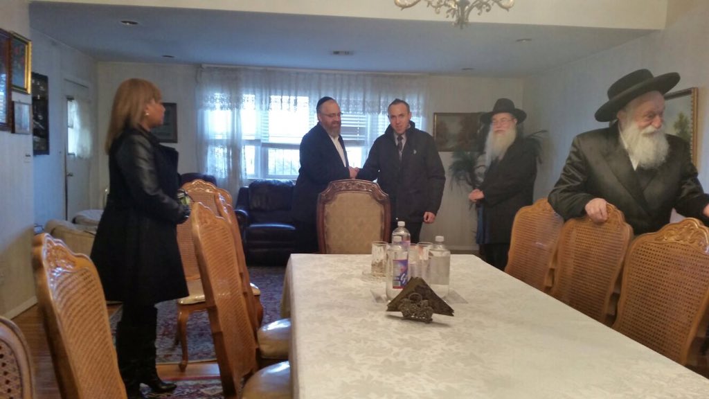 askbooboo's tweet photo. Thank You @MarkTreyger718 @PinnyDee for introducing @harris4assembly to the Sea Gate Community Good Luck on Nov. 3 https://t.co/dwwtAOZs8t