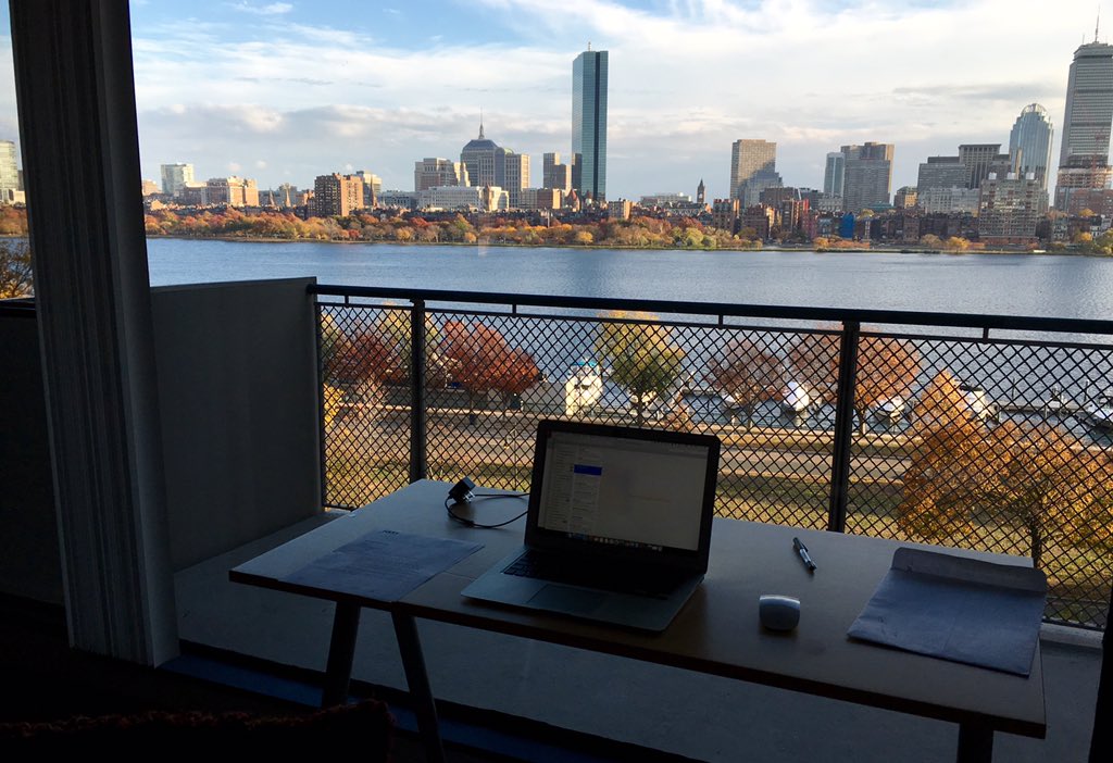 eze_nbk's tweet photo. Trabajar el domingo desde el depto... con este cuadro de fondo #Motiva #Boston #KendallMIT #uSound https://t.co/YEJ92lBUEl