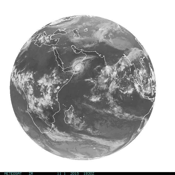Ankit_2507's tweet photo. Current view of the earth.. #Cyclone #Chapala @muscat_daily https://t.co/14HyYqgiJs