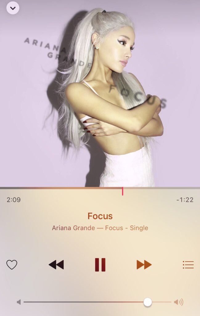remsthirty's tweet photo. @ArianaGrande can't stop listening to itt💜🙈🎧 #BuyFocusOniTunes https://t.co/1XoSyQ3FIH