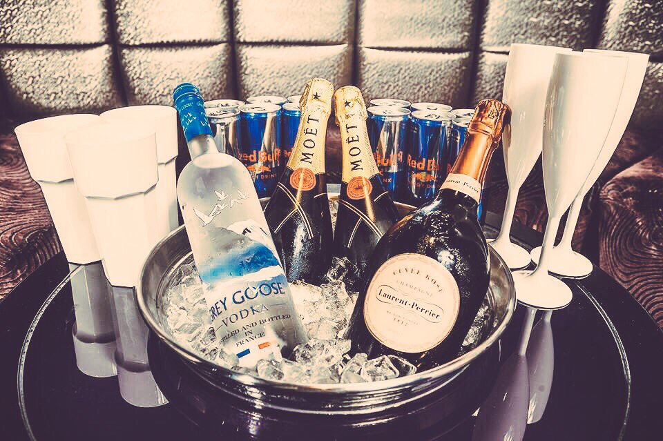 oceanasoton's tweet photo. Special occasion coming up? Book a VIP booth with us! Give us a ring or message us for enquiries 💅🏻 #VIP #Ocies https://t.co/jRP1CduLzK