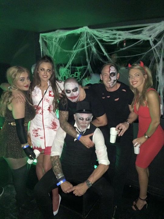 michaelyounger1's tweet image. Sick night @Club195 for #Halloween last night with the team @KassJPW @SamWarren___ @waynelineker @JemmaMW 👻🎃💀😈👽
