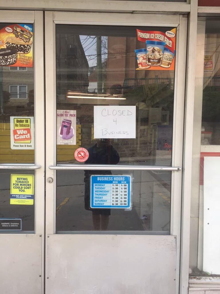WVUHappenings's tweet photo. RIP Sunnyside Superette. The last piece of Sunnyside is gone. https://t.co/Y3585pGmaK