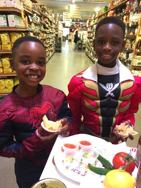royitos's tweet photo. Halloween is the best! Super heroes, cowboys, crime fighters all love Royito's! https://t.co/NihZkbvfWX