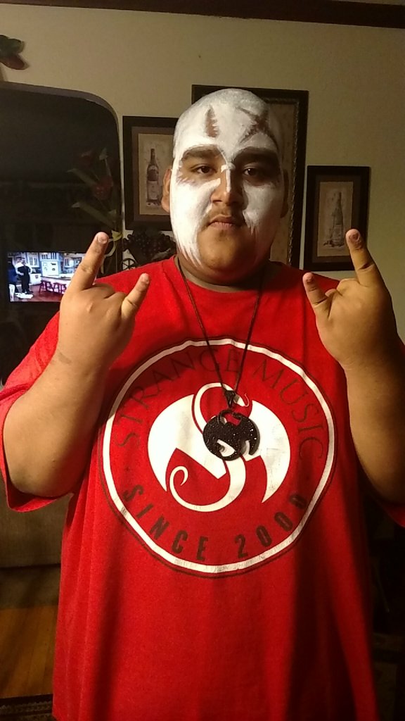 erriw1q882991's tweet photo. @StrangeMusicInc @TechN9ne look what I did for Halloween this year! #ForeverStrange! https://t.co/mbCBybUaQN