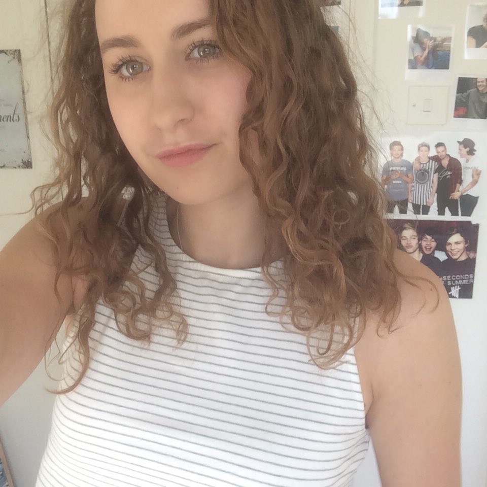 rollinhes's tweet photo. Im chelsea, im 17 ive loved and supported the boys since 2010 and i will continue to! #1DBREAKPROJECT https://t.co/XBme7KnUCL