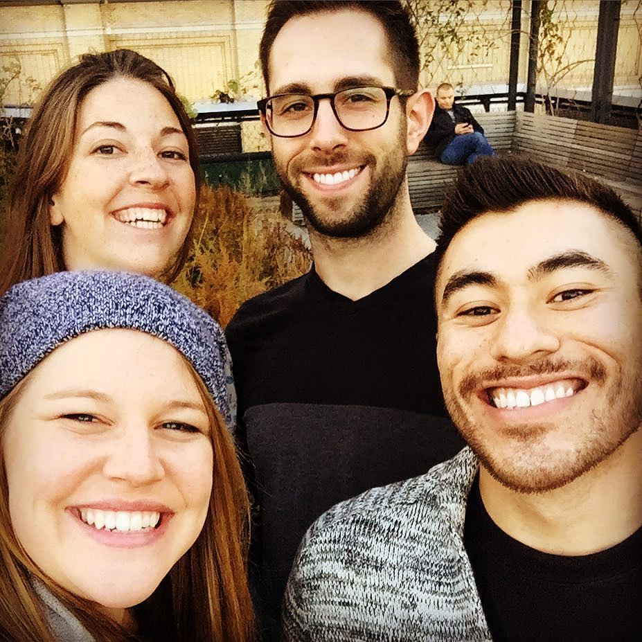 EmilyKay3's tweet photo. Perfect fall day for strolling on the Highline! #nyc #marathonsunday #halftimebeer https://t.co/wbUJw6kal1