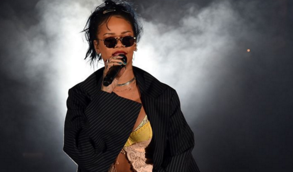 The extended ending of @Rihanna's 'BBHMM' video is even more gruesome on.mtv.com/1kgbttq https://t.co/1AAvgVfZg3