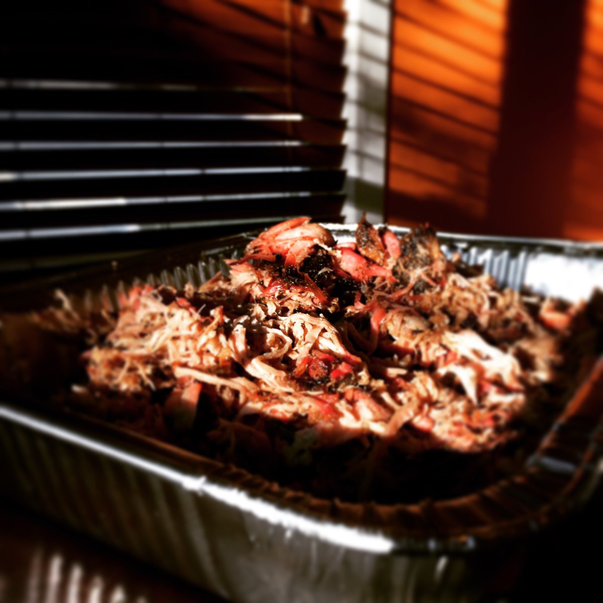 Supusugoi's tweet photo. Would you like some smoked pulled pork with your #ramen? #smokering #bbq https://t.co/VlZtXNTwfr