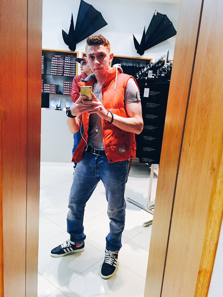 Z9Mike's tweet photo. #stylish #Gentle #muscle #Armani #adidastopten https://t.co/tuDtrCVNzx