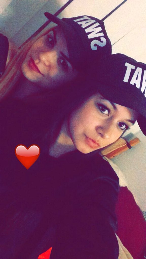JennelyMallory's tweet photo. Swat night🔫👮🏼🎃 #SecondCostume https://t.co/1MfMMDxokd