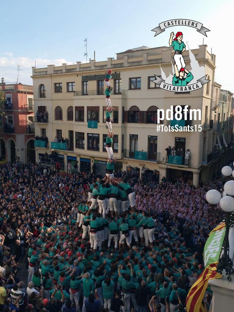MarcSerra21's tweet photo. Enhorabona @Verds, per aconseguir la millor actuació de la història!
#brutal
#TotsSants15
#castellers https://t.co/8l7NJbZ1jP