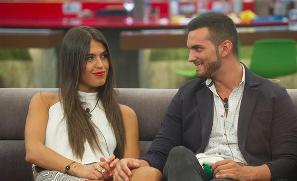 teleaudiencias's tweet photo. #DBT7GH16: ¿Qué pareja/carpeta te gusta más?
RT: Suso &amp; Sofía
FAV: Suso &amp; Raquel https://t.co/L606pNCehg