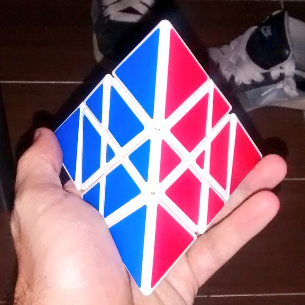 ECS_Rubiks's tweet photo. Y también resuelta la versión no #Pillowed #Piraminx Mastermorphix. La próxima pelea será más difícil ¿Camouflage? https://t.co/gJjrkuTn1p