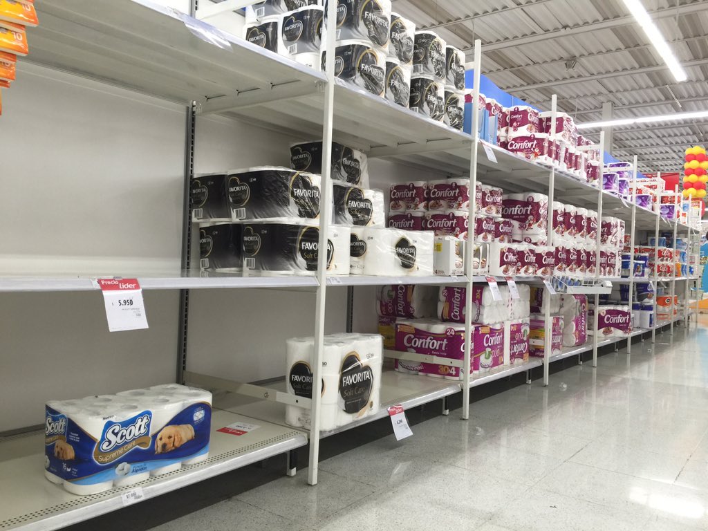 FdezVergara's tweet photo. Parece q clientes No creen a Matte y compran marca Scott en Walmart @juanpabloswett https://t.co/Iv9knwhPjd