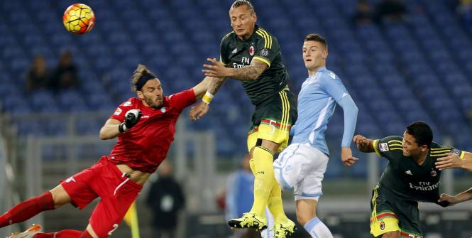 lequipe's tweet image. L'AC Milan domine la Lazio Rome (3-1) avec un but de Philippe Mexès lequi.pe/1Shf5Hc