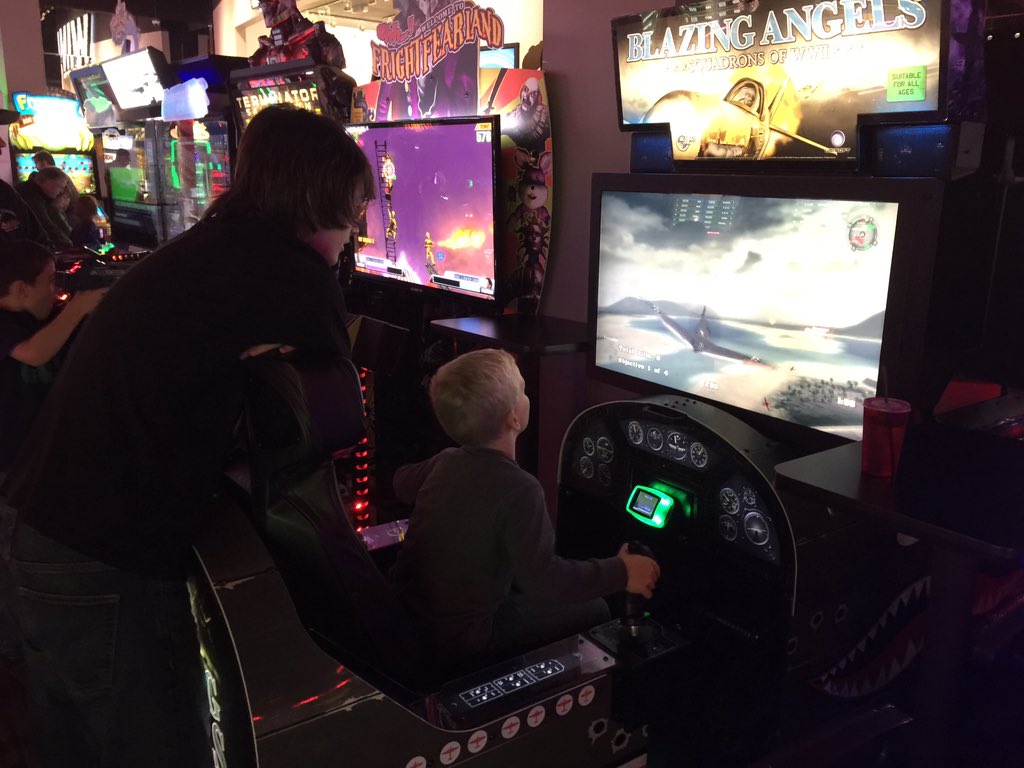 cazwizzle's tweet photo. Grabbing an early dinner &amp; playing in the arcade with @zrcaswell &amp; Logan at @DnBOrange in @destinyusa! https://t.co/yCGhqwS3rv