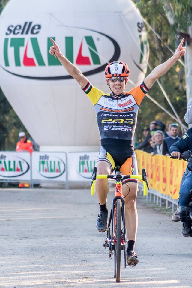 @giroitaliacross: <a href="/CominelliCri/">Cristian Cominelli</a> e <a href="/CTeocchi/">Chiara Teocchi</a> dominano a #Portoferraio 
→ goo.gl/fXcBKo