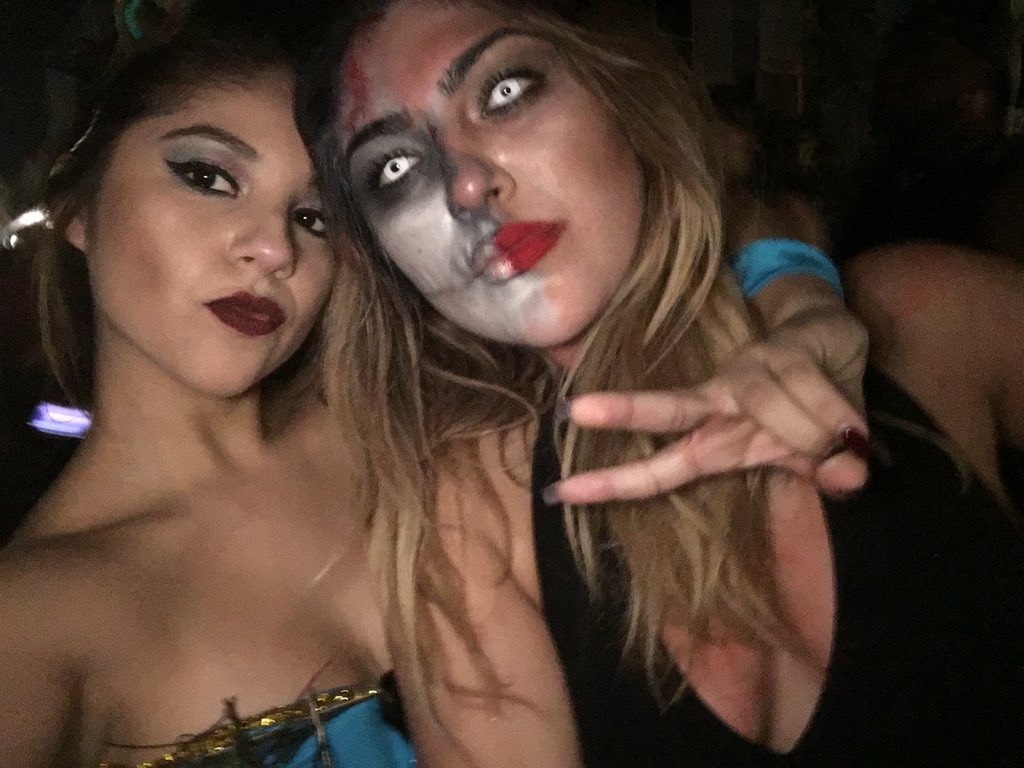 melvasquezz's tweet photo. hard dotd lol 🎃 #bunkaf https://t.co/tei8UOv7iF