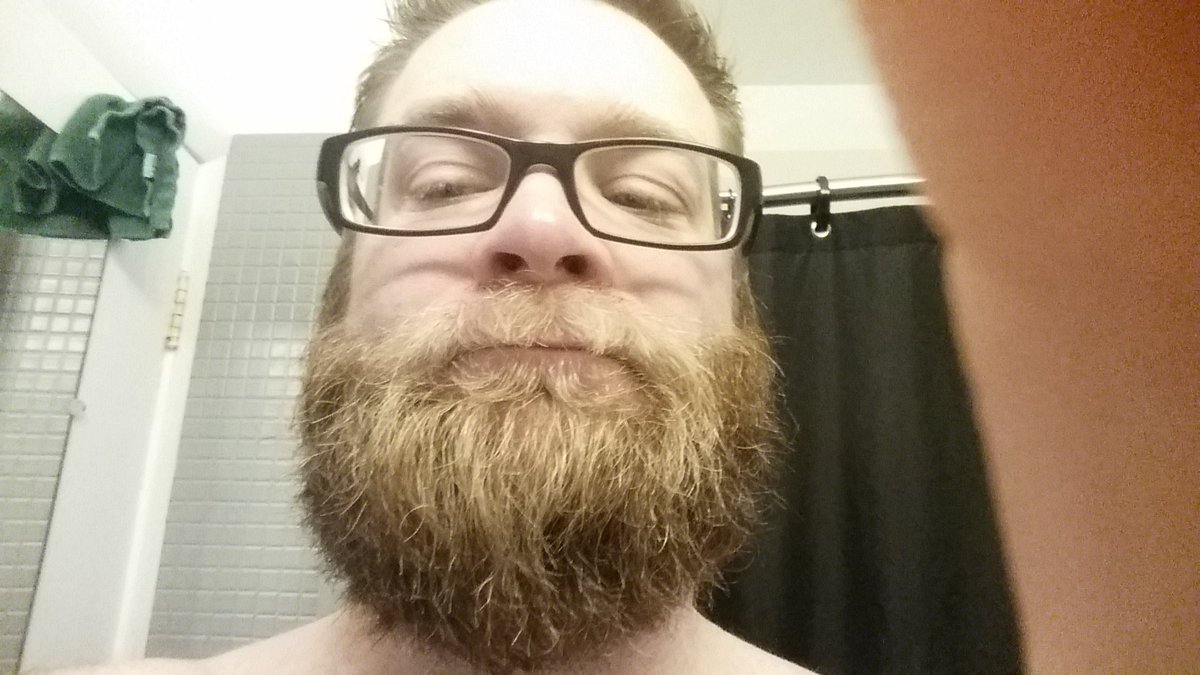 7Dalgs's tweet photo. Transformation. #imissmybeard #mychiniscold #movember https://t.co/9ubERhhf2l