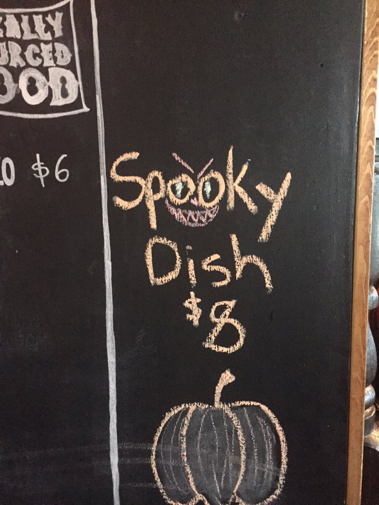 _skeletonbones_'s tweet image. what @joshuadun eats for dinner