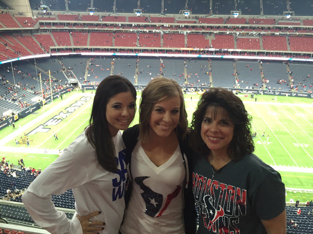 _ncmueller's tweet photo. What a great game! I love me some Texans football! @HoustonTexans @JJWatt. The whole team showed up 2day! #gr8bday https://t.co/zn094UBBMV