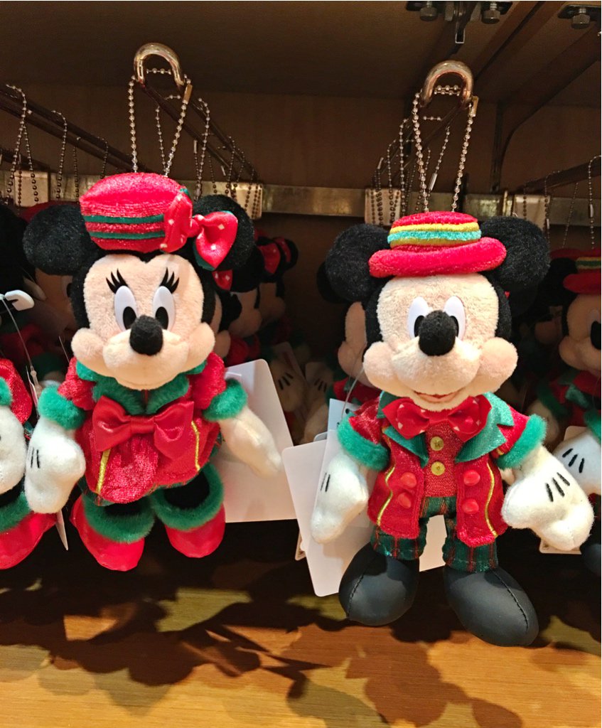 MezzoMikiD's tweet photo. パーフェクトクリスマスコスチュームのミッキー、ミニー、ドナルド、デイジーのぬいぐるみバッジ本日新発売☆
各価格1600円
https://t.co/U6Kyh3gxax https://t.co/spPSOeNmSr