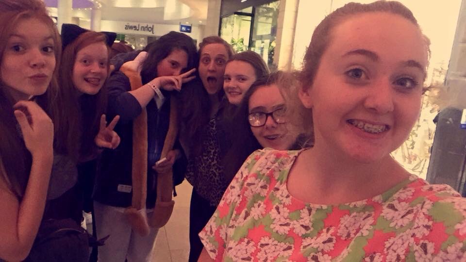 mygstruths's tweet photo. Met this amazing bunch, such a great day, so worth the 6 1/2 hour wait😍 tysm ty #BluewaterTylerMeetup https://t.co/mtCwfrqePy