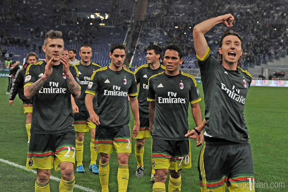 acmilan's tweet photo. We picked up three more points, well done guys! Now let's go back to Milano! #weareacmilan #LazioMilan https://t.co/W569iXfJgn