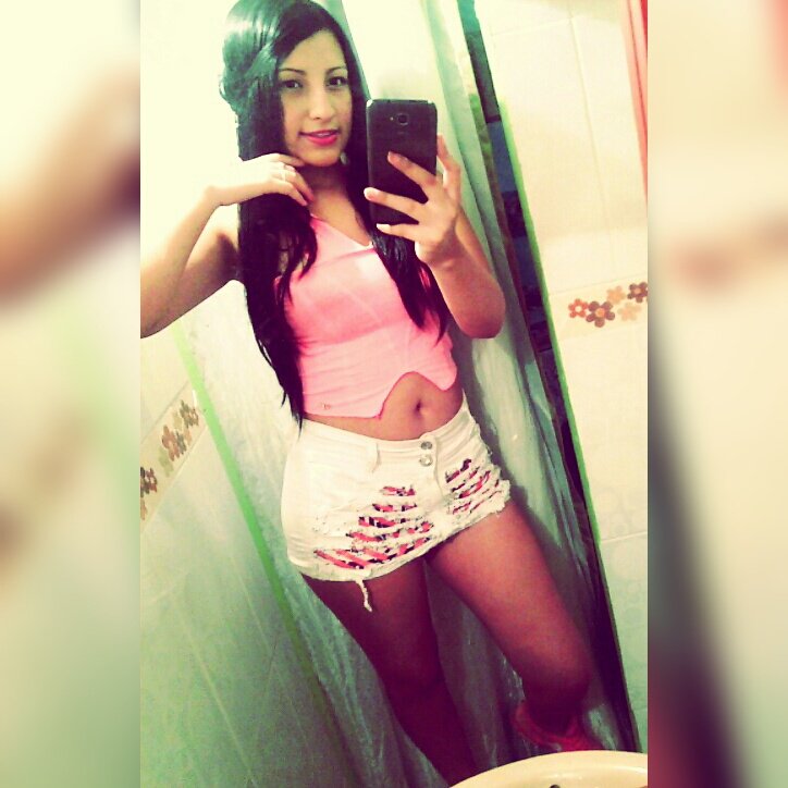 Angiieveelez's tweet photo. los leeo buenas tardes☺♥ https://t.co/40IZDDL4i4